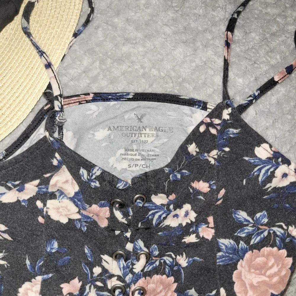 AE Floral Tank - Picture 4 of 5